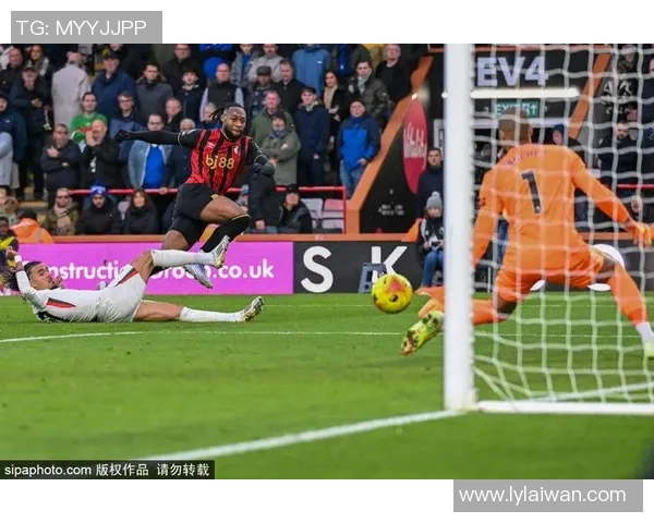 意甲焦点战曼联大胜尤文图斯乌龙球引发全场狂欢与转会传闻 意甲焦点战曼联大胜尤文图斯乌龙球引发全场狂欢与转会传闻