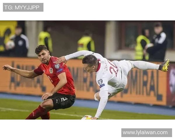 意甲激战巴黎圣日耳曼大胜里昂争议判罚引发全场热议 意甲激战巴黎圣日耳曼大胜里昂争议判罚引发全场热议