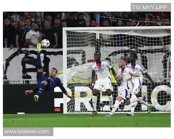 欧联杯精彩对决里昂逆转波尔图上演惊心动魄的7球大战 欧联杯精彩对决里昂逆转波尔图上演惊心动魄的7球大战