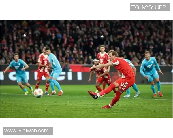 德甲激战：那不勒斯险胜多特蒙德帽子戏法引发争议判罚风波